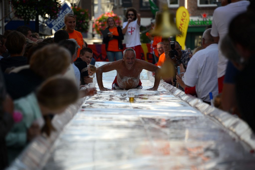 ../Images/Donderdag kermis 037.jpg